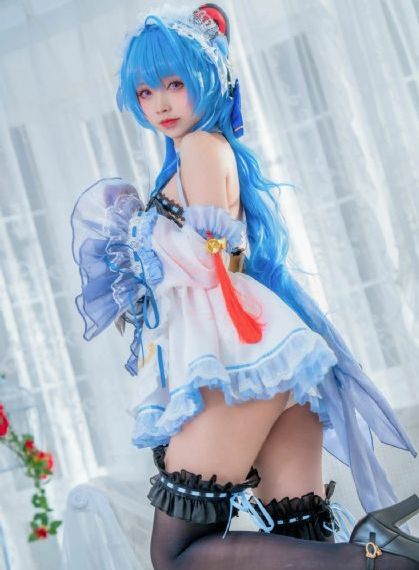 美女拍拍