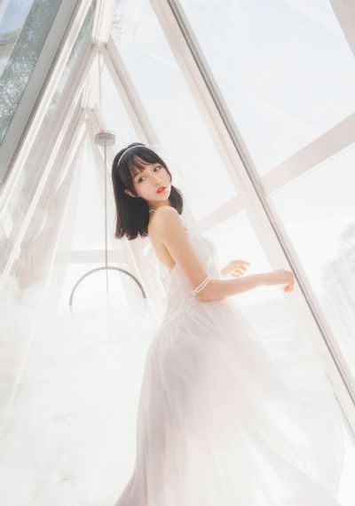 欧美裙子配大衣街拍_免费韩剧在线观看